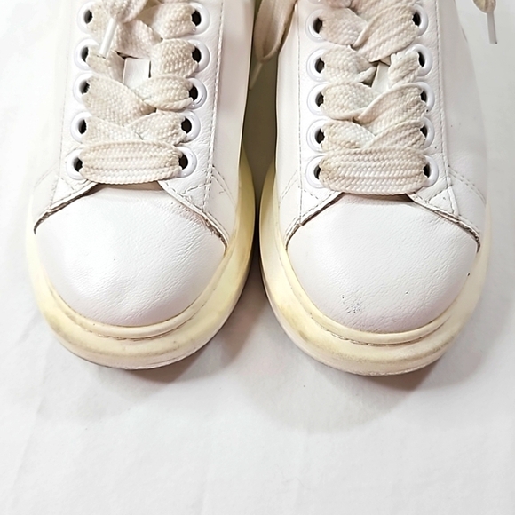 Steve Madden Gaines Women's Platform Studded Gilmore Sneaker Size 7 - Picture 3 of 8